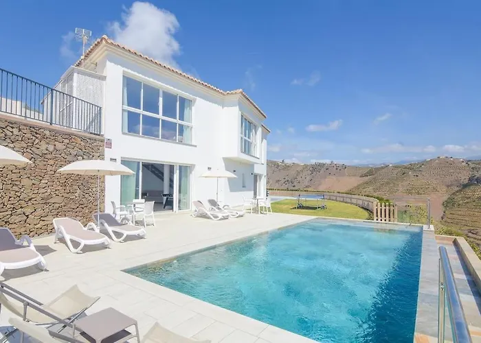 Gran Con Bonitas Vistas * Nerja