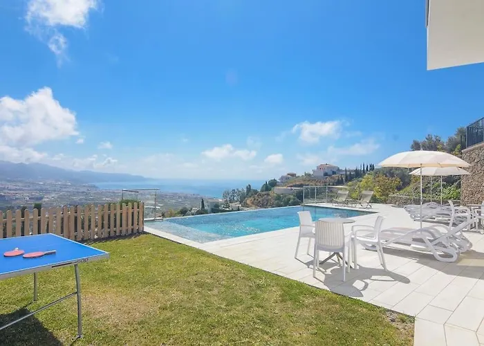 Villa Gran Con Bonitas Vistas Nerja