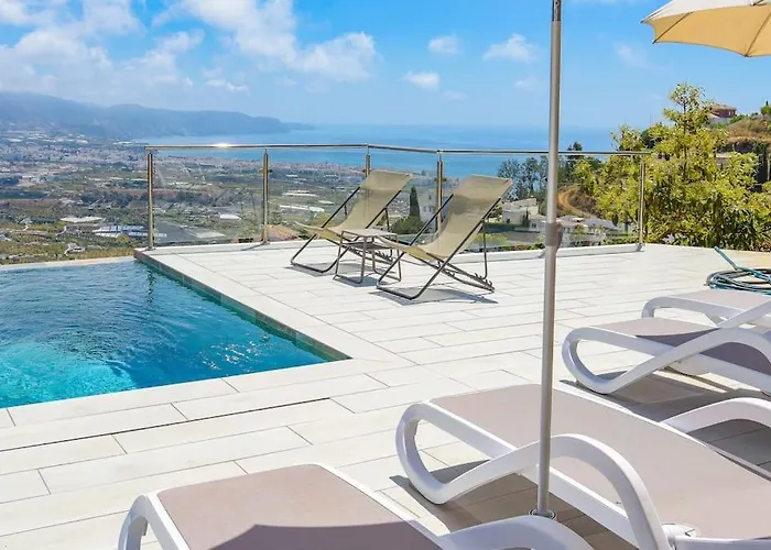 Villa Gran Con Bonitas Vistas Nerja