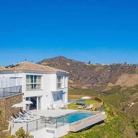 Gran Con Bonitas Vistas Villa