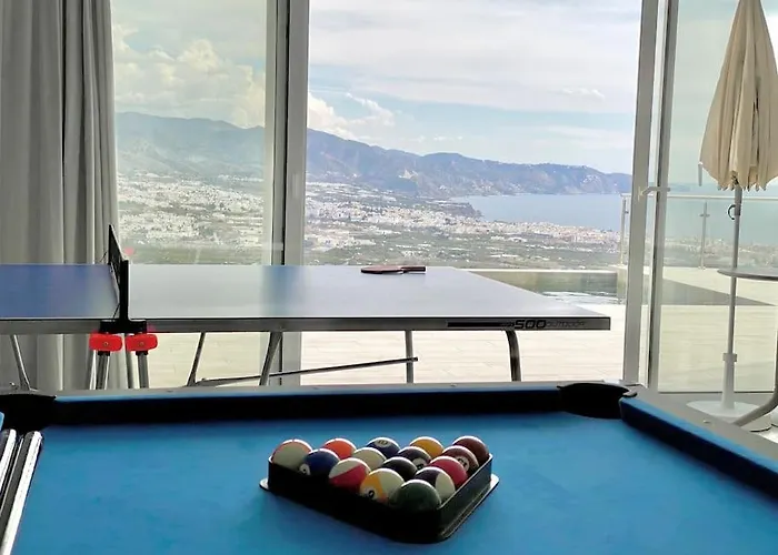 Gran Con Bonitas Vistas * Nerja