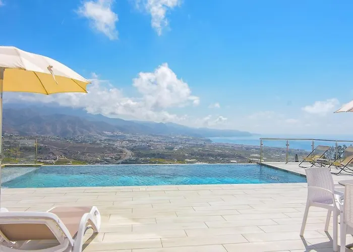 Gran Con Bonitas Vistas * Nerja